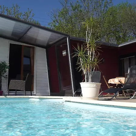 Quaint Chalet With Private Pool In Lesneven Alpstuga