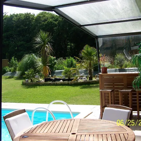 Quaint Chalet With Private Pool In Lesneven